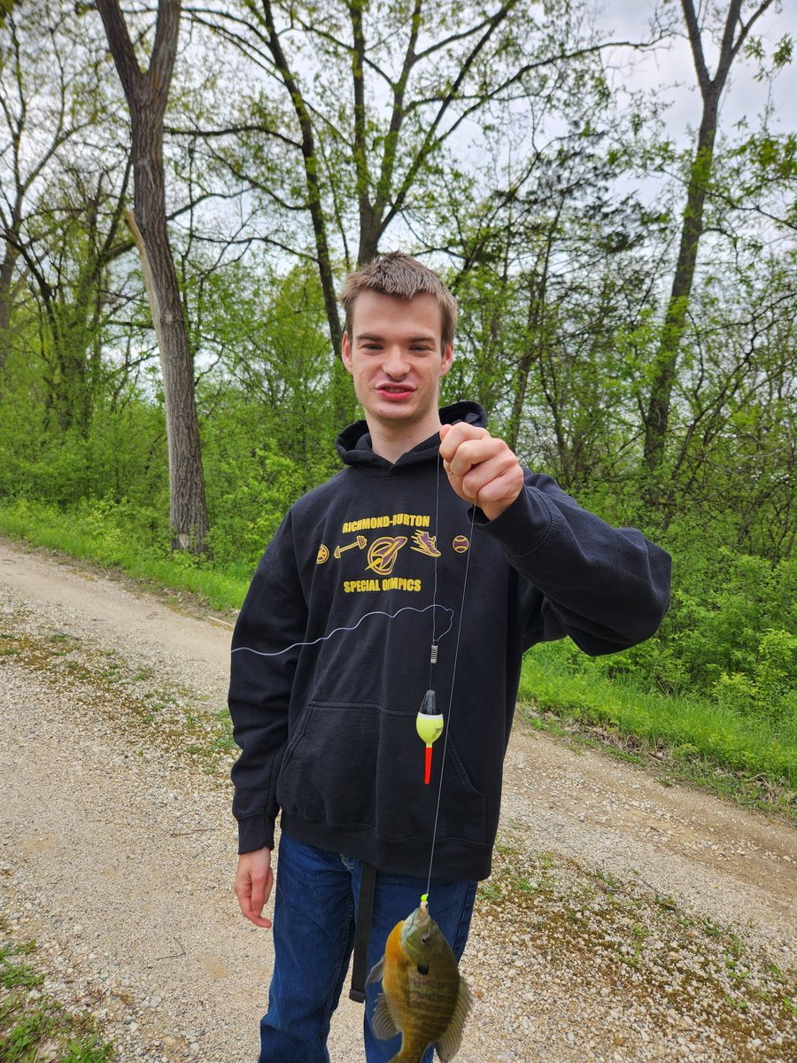 rb_transition's tweet photo. Fishing day at Max McGraw Conservation! Huge thanks to Traci, Nate, Tristian &amp; RB alum Emma! Students learned skills, tried shore fishing, and Kendall led with 6 catches 🐟 Some students even held fish for the first time!#rbchs #communitybasedlearning https://t.co/DN3zhA9t8O