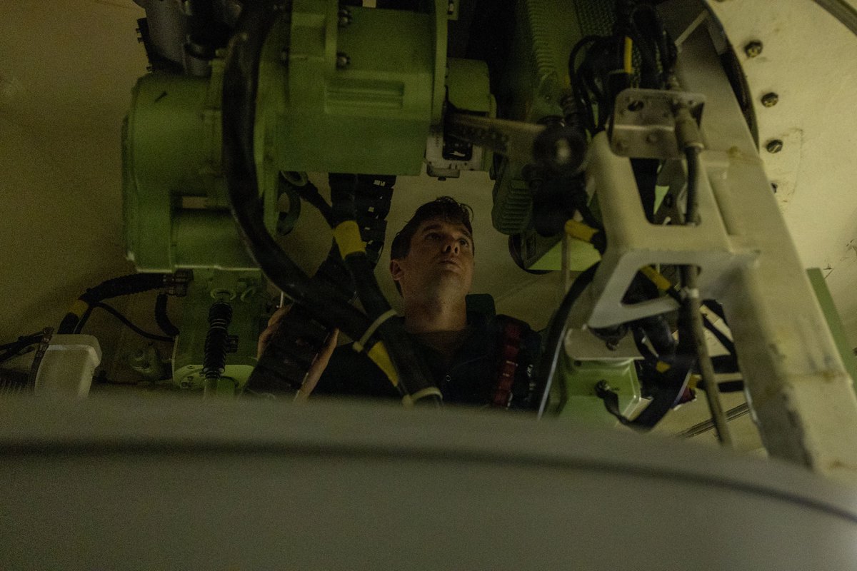 USPacificFleet's tweet photo. Ready to Respond โ๐
Sailors aboard USS Portland conduct well deck ops supporting LCACs and logistics during disaster response efforts following Super Typhoon Sinlaku.
๐ธ MC2 Sheryssa Dodard
#USNavy #ReadyResponse #HumanitarianAssistance https://t.co/JtNx7iRlyJ