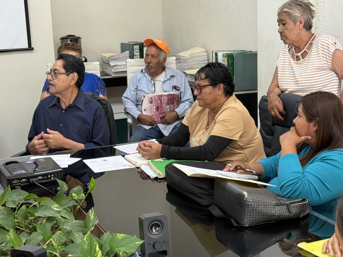 COESVI's tweet photo. Hoy vecinos de las colonias Ampliación Gobernadores, La Virgen y Gobernadores se reunieron con nuestro director Jaime Fdez Saracho en mesa de trabajo donde se trataron temas de la regularización de varios predios de estas colonias. https://t.co/ObUxSarXPf
