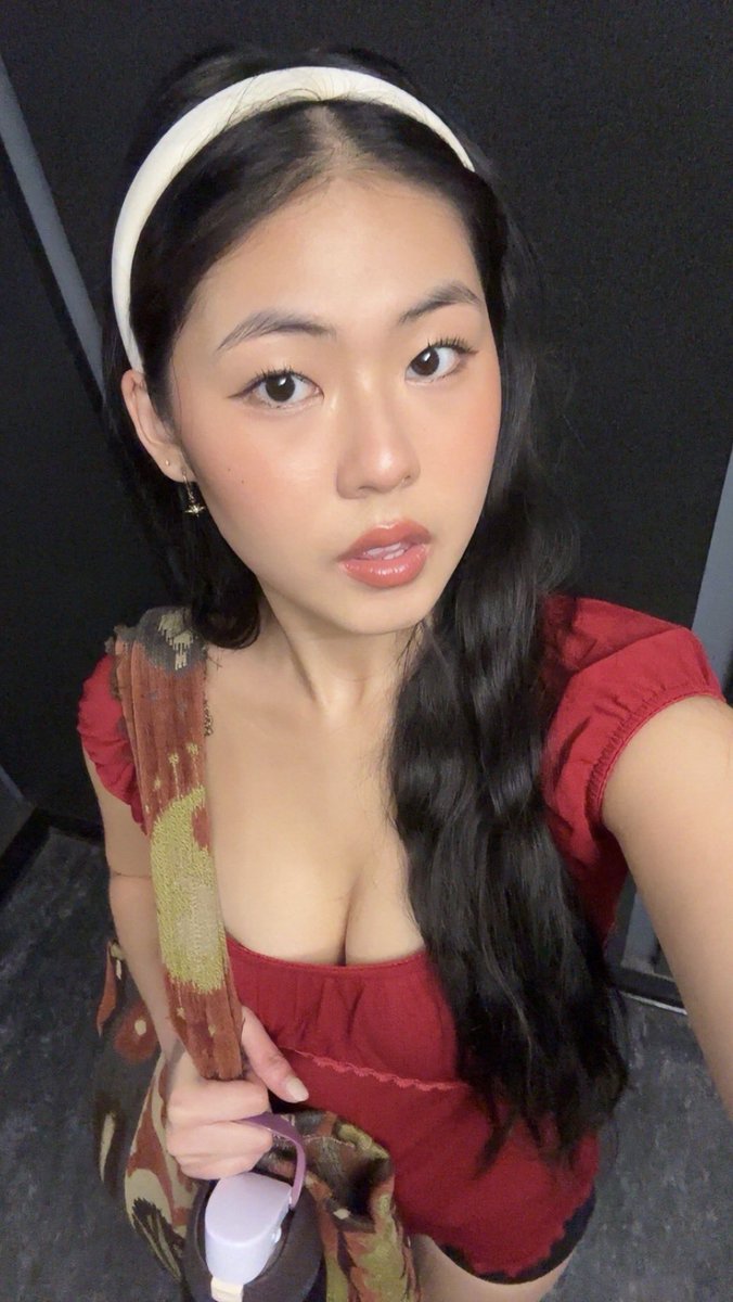 asian cuck tweet media