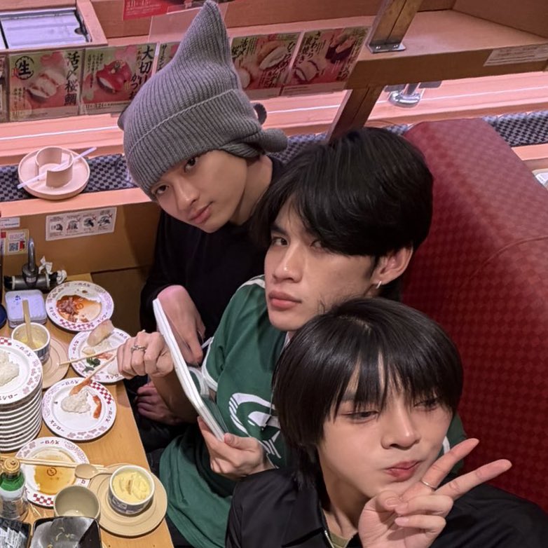 ej 🩷 💚 tweet media