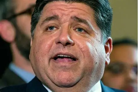 SD73660's tweet image. According to Illinois Gov. JB Pritzker, a database tracker is being used to monitor ICE and CBP agents, with potential consequences including job loss and imprisonment

“They may lose both their employment and their freedom”
#ICE #CBP
x.com/RNCResearch/st…