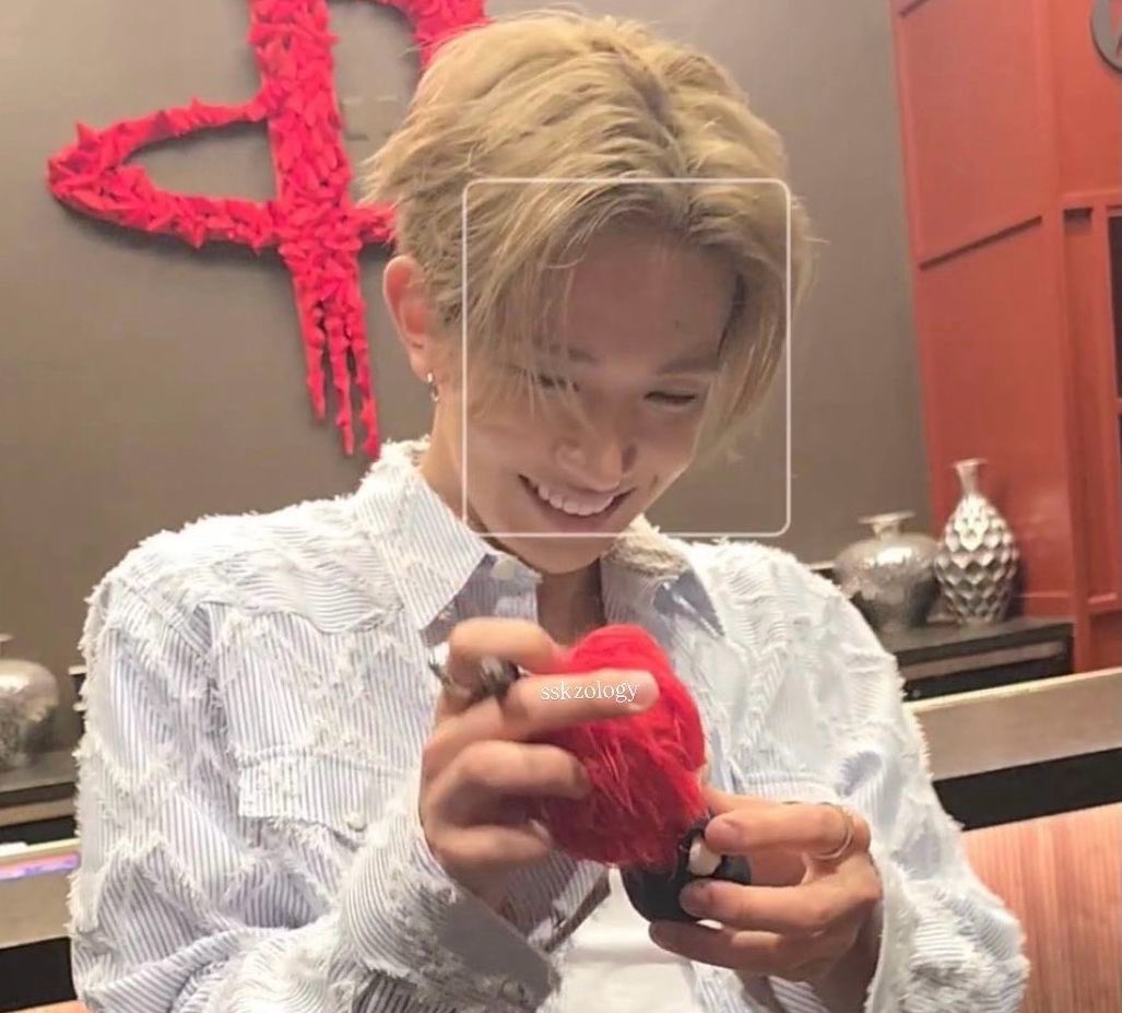 ¹⁰⁰⁹ tweet media