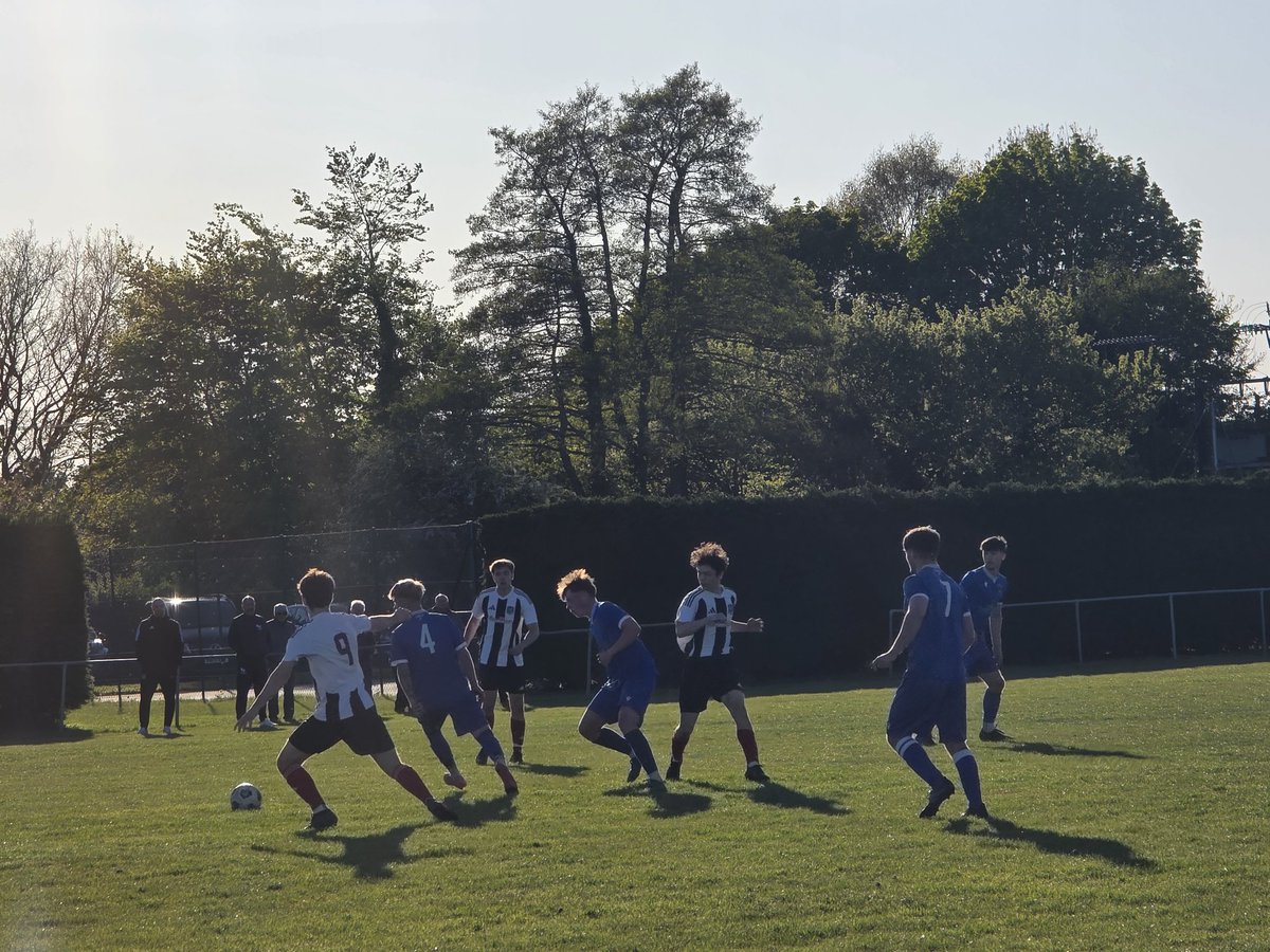 Around_FGround's tweet photo. A nice night for some step 7 football 

Game 102 Dunnington FC v Malt Shovel 
Common Road
York League Premier Division https://t.co/cuFspDmMsN
