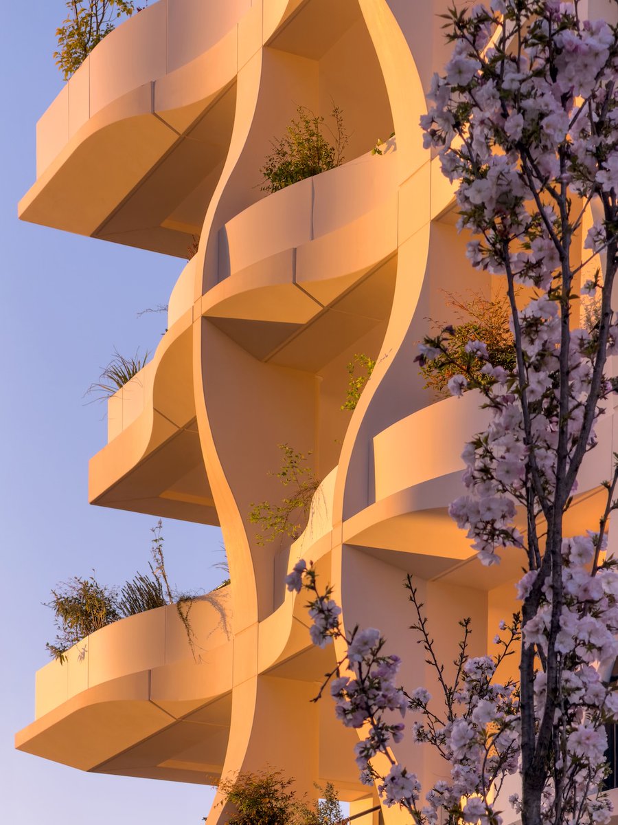 AmazingArchi's tweet image. Jardins Secrets by Vincent Callebaut Architectures, A Duo of Bioclimatic Shells at Montpellier’s Cité Créative
Read more: amazingarchitecture.com/residential-bu…

#architecture #house #fashion #decor #homedecor #amazingarchitecture #interiordesign #contemporaryhome #modern #residence #designer
