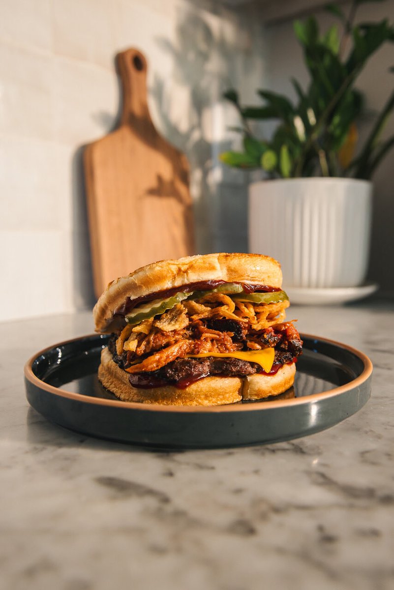 Hardee’s tweet media
