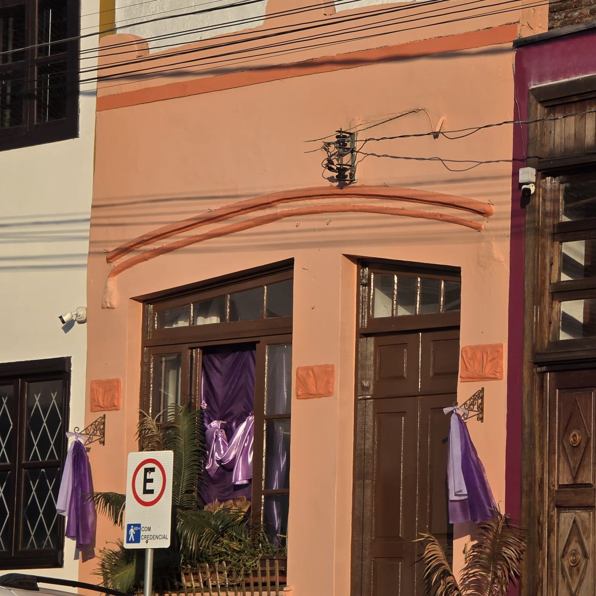 AnaMoretto4's tweet image. #WindowsOnWednesday #WallsOnWednesday #architecture #streetphotography 

São Francisco do Sul SC, Brazil.