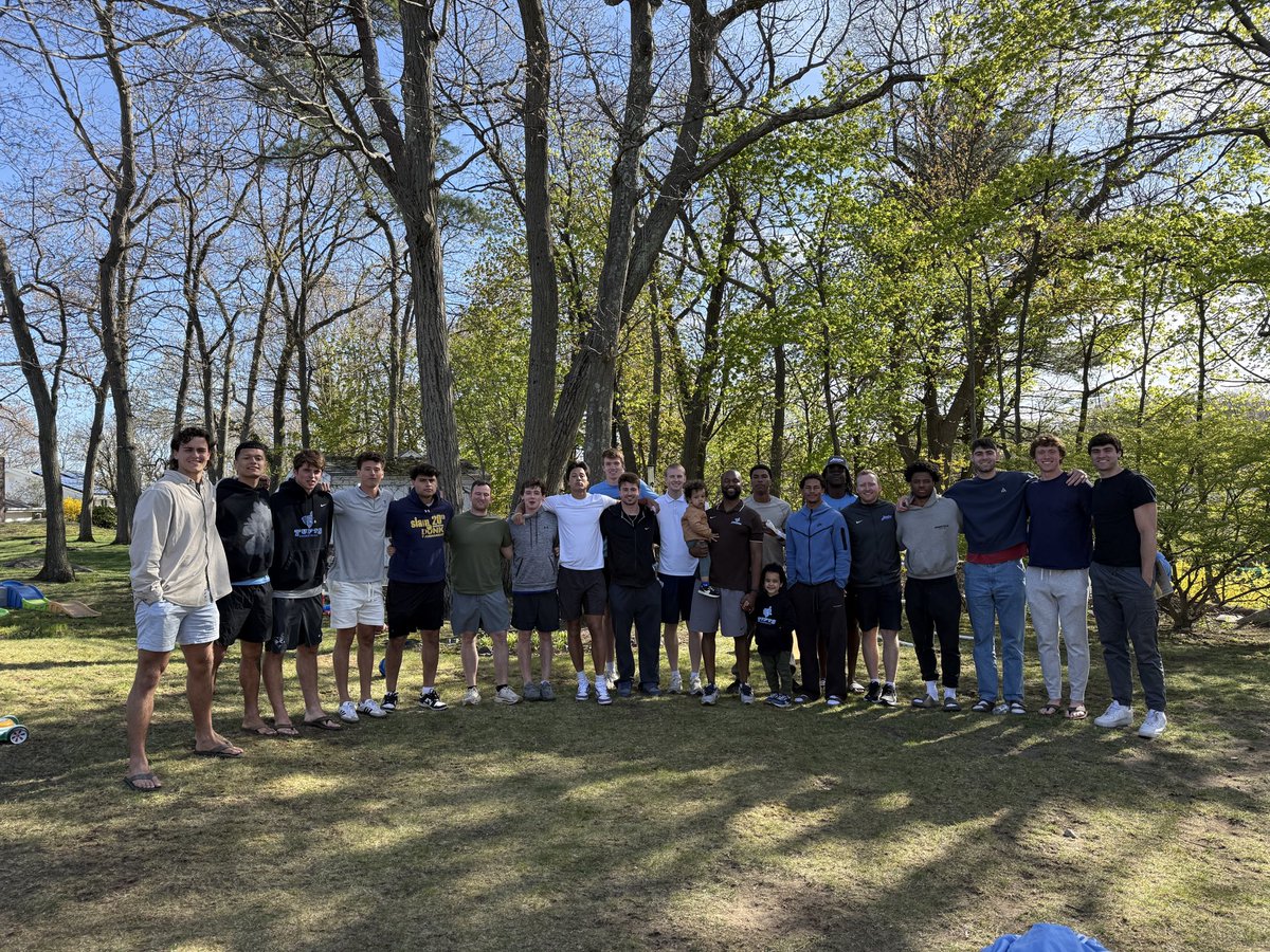 TuftsMBB's tweet photo. Great day celebrating this years team at our End of the Season BBQ! We had a lot to celebrate!

4th straight 20 win season (Team Record)
4th straight NCAA Tournament (Team Record)
Elite 8 Appearance (2nd time ever)
16 game win streak (17 in 49-50 szn)

#Family #RAC 🐘🟤🔵 https://t.co/NPQb0F6xr7