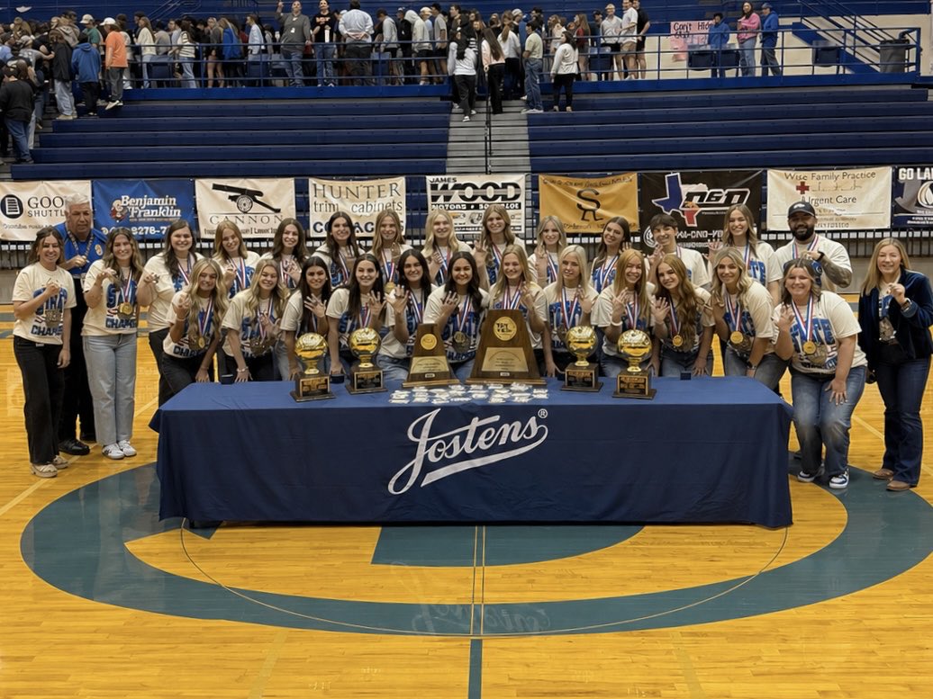 JostensJRay's tweet photo. The moment of truth when it feels like all that incredibly hard work pays off!
CONGRATULATIONS Lady Eagles Volleyball on Back To Back titles!!! πͺπ€ ππ
#RINGSZN @Jostens #STATERINGS #RingCeremony
ππ¦
π
#EFND @Decatur_HS @decaturisd
https://t.co/gbtgVFDJqj https://t.co/3E7xG03Vmz