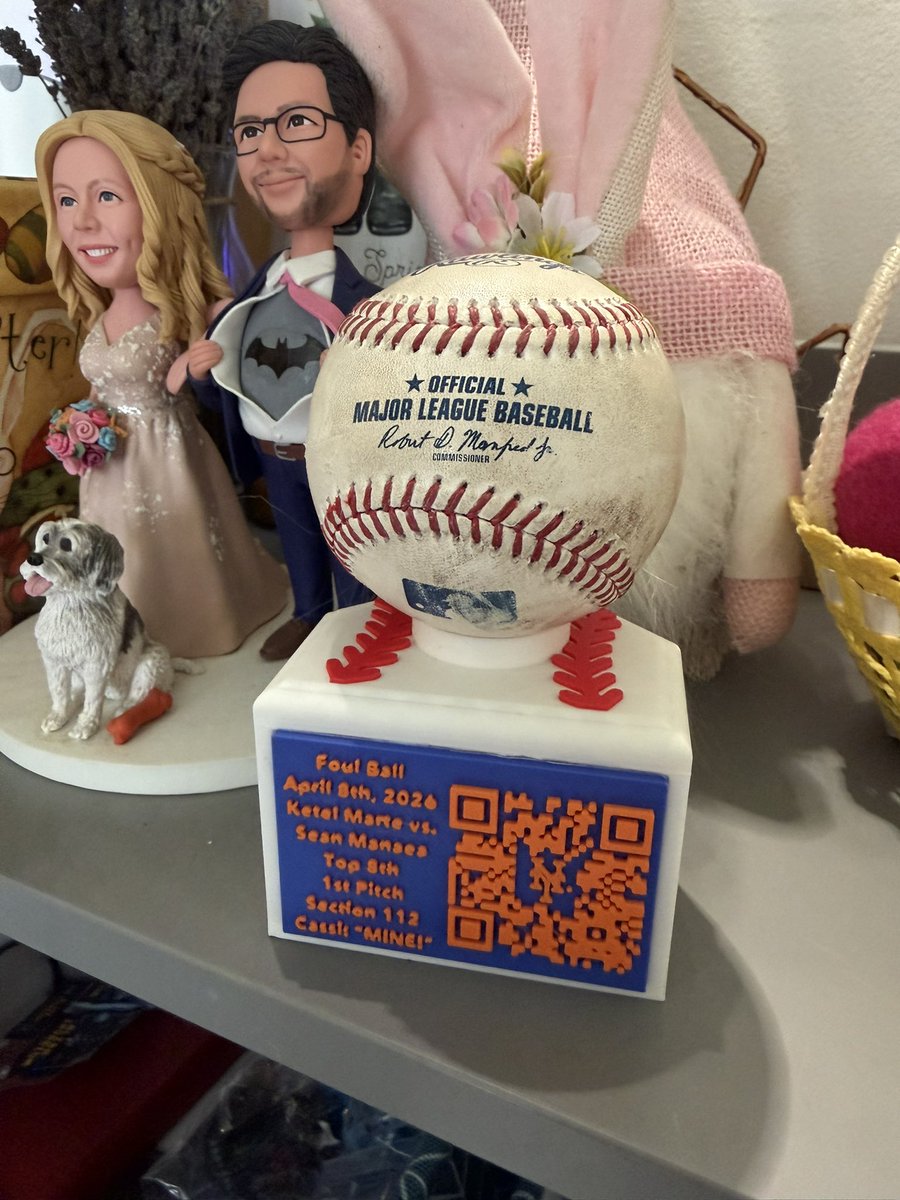 billlehecka's tweet photo. My wife got a foul ball at the @mets game on April 8th, and I decided to 3D print her a stand and a plaque commemorating it. Yes the QR code works. https://t.co/BycOrmeOXN