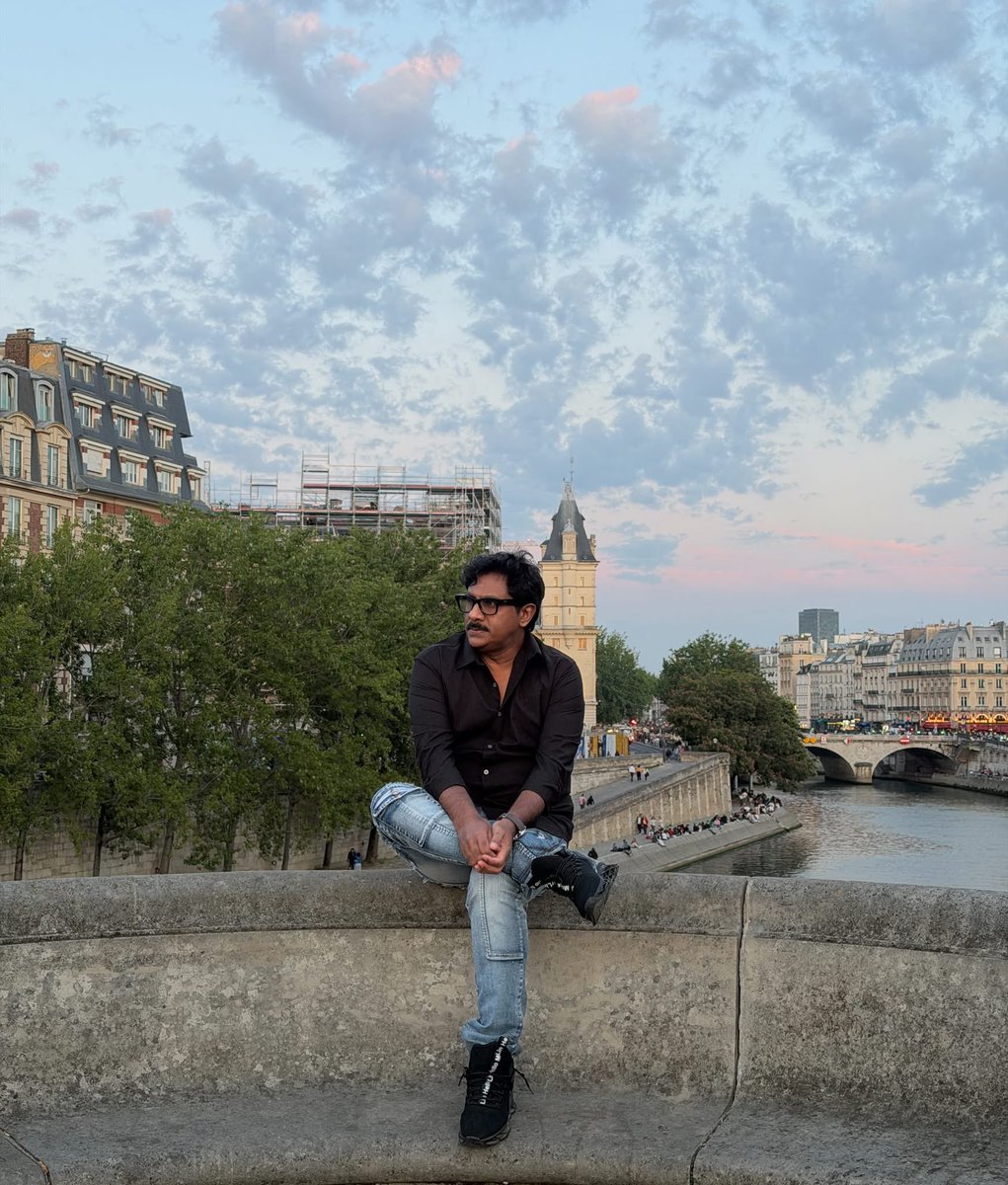 kuncheraghu's tweet photo. Touched down in Paris… and the magic begins. 😎🇫🇷 https://t.co/7L9BRD3JJz