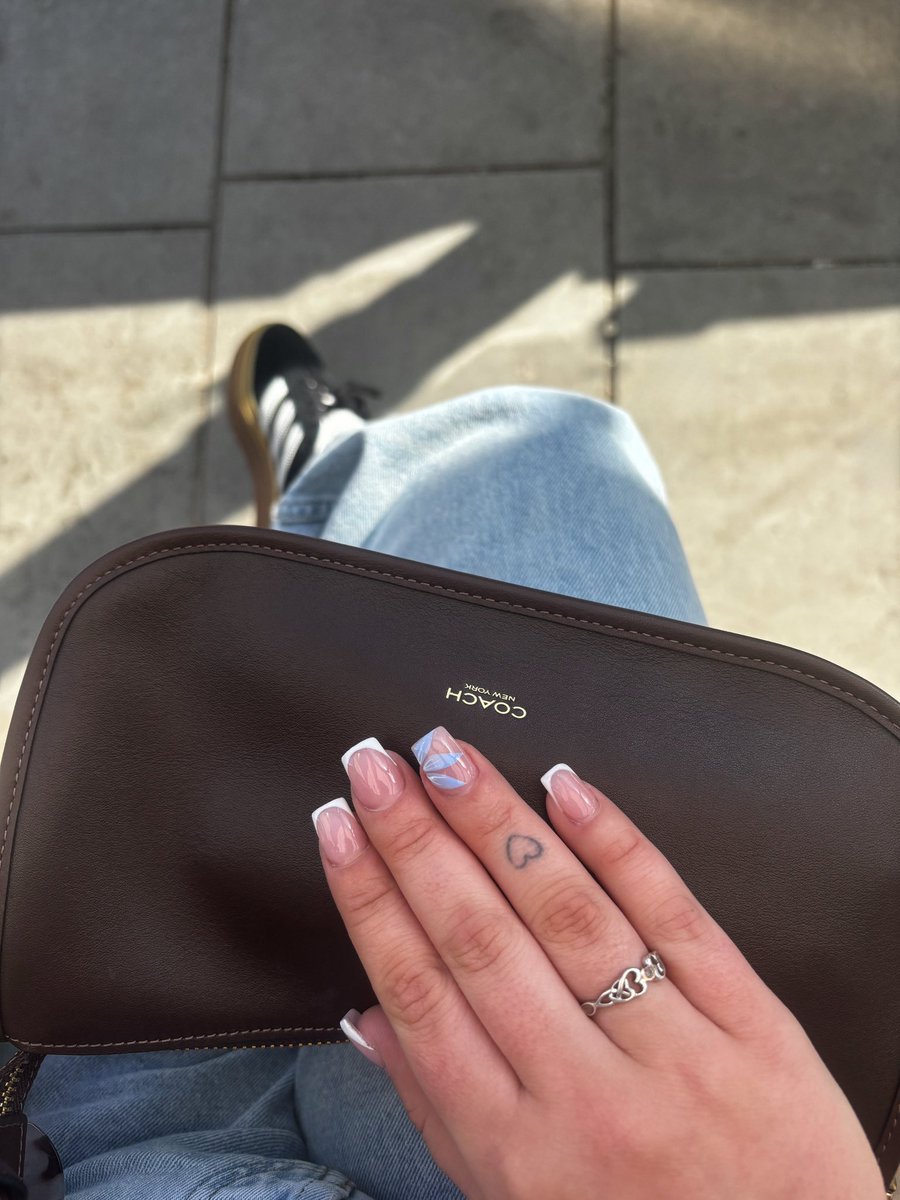 𝐋𝐞𝐚𝐧𝐧𝐞 𝐂𝐚𝐦𝐩𝐛𝐞𝐥𝐥 tweet media