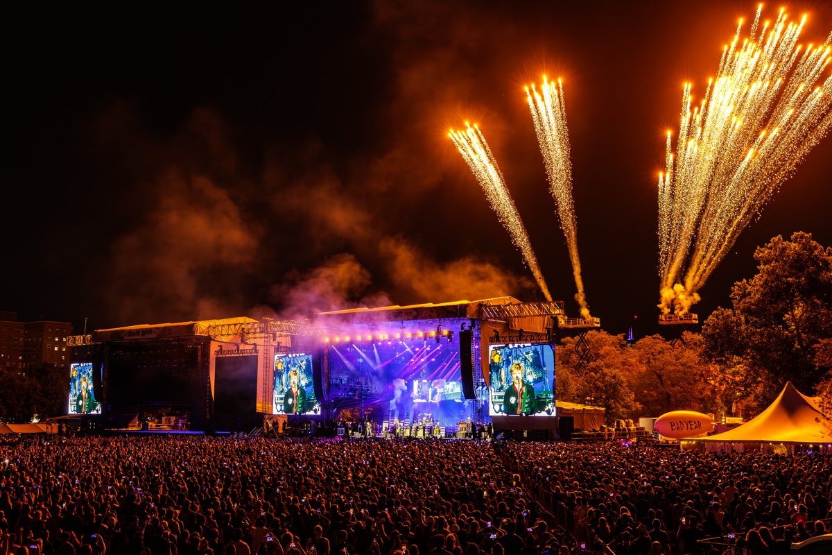 Riot Fest tweet media