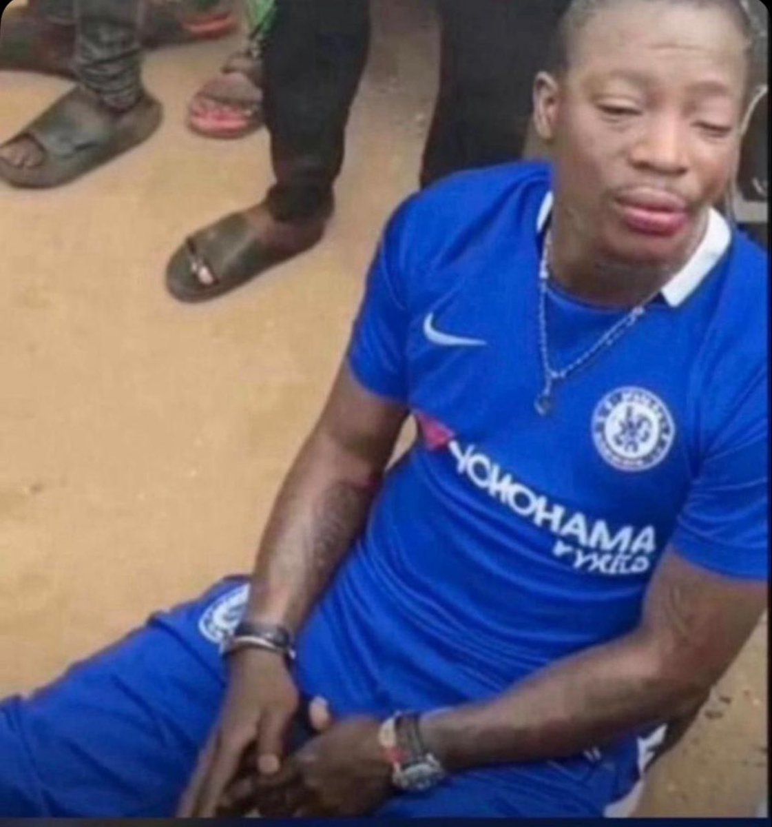 makeGodhelp's tweet photo. @bigggpizzle Ogbafia Dey for ground o 😂😂😂 https://t.co/Itgd7YUwvv