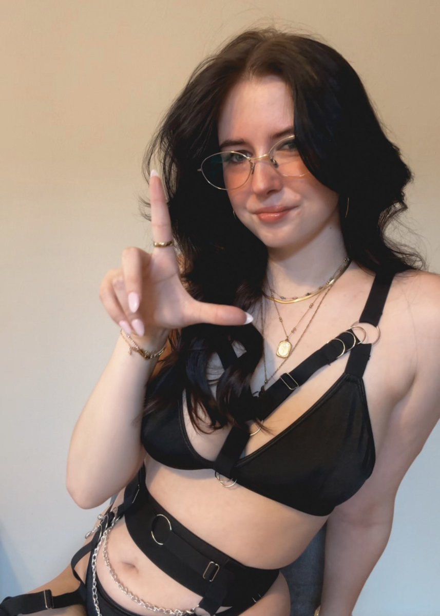 𝒮. | findom only tweet media