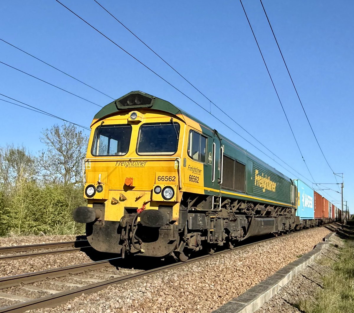 pdiddywoodcock's tweet image. 66562 at Crofton on todays 4E24 Gateway - Leeds #class66