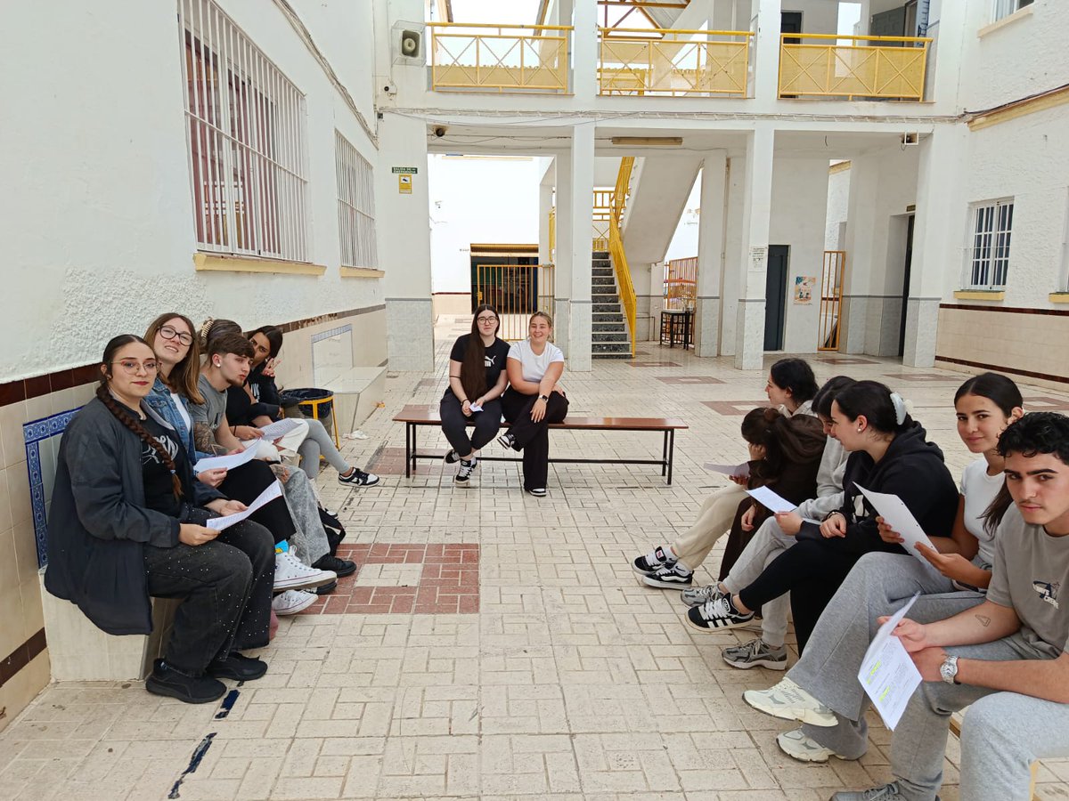 SAFAICET's tweet image. Hoy, debate al aire libre en la asignatura de Filosofía de 1° Bachillerato Sociales. 😃👏🏼👏🏼
#YoConSAFA #FamiliaSAFA #BachilleratoSAFA #VenMiraSienteSAFA #EducamosPersonasCreamosFuturo #ApúntateALaExperienciaSAFAICET 
@fundacionsafa @educsi @JesuitasESP