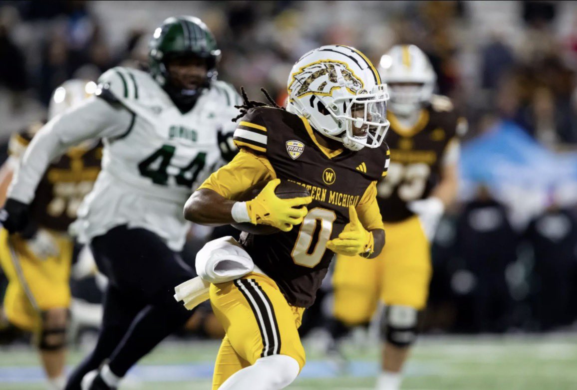 EBagley2027's tweet image. I’m blessed to receive my 3rd offer from the University of Western Michigan #AGTG @NickColeman_1 @WMU_Football @Only1MarcusBag @BERKNERFOOTBALL @CoachNine7 @CoachFreemon @CoachMorrisLOE1 @CoachMOOK8 @EliteUCoachRyan