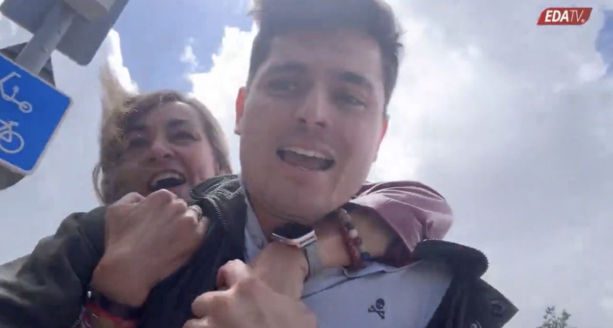 LaVerdaDuel3's tweet image. #ULTIMAHORA La supuesta agresión de @vitoquiles a la mujer del presidente Begoña Gómez.

@SarahPerezSanta préstale el cabestrillo que mañana lo necesita.