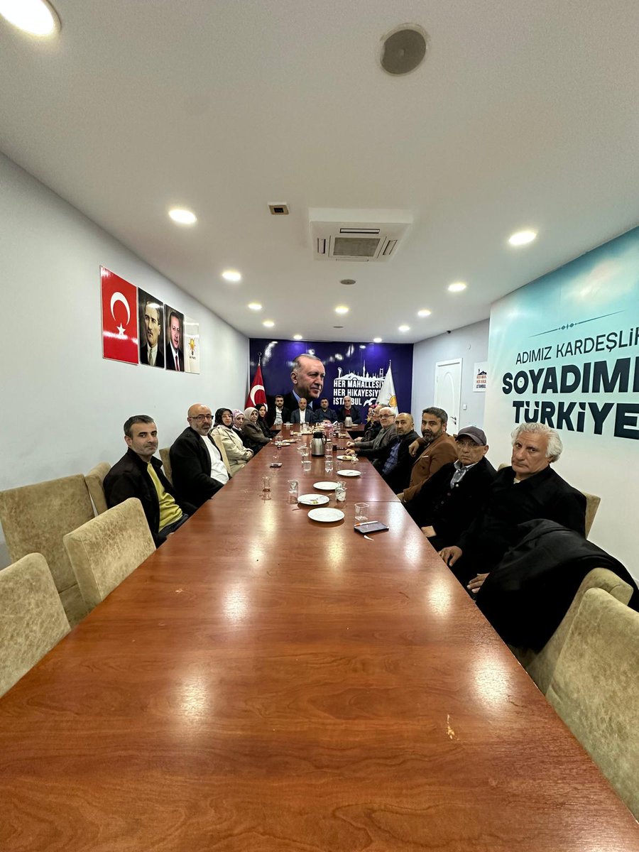 Felemez05820682's tweet photo. Beştelsiz mahallesi olağan toplantısı yaptık Meclis üyemiz Rıdvan çakar ilçe yönetim kurulu üyeleri Fahri topçu Rıfat Yılmaz durmak yok yola devam inşallah @cakar_ridvan @fahritopcu18 @YusufogluAdnan @akaya0202 @MustafaY_K @abdullahozdemir https://t.co/ihRKDfftYb