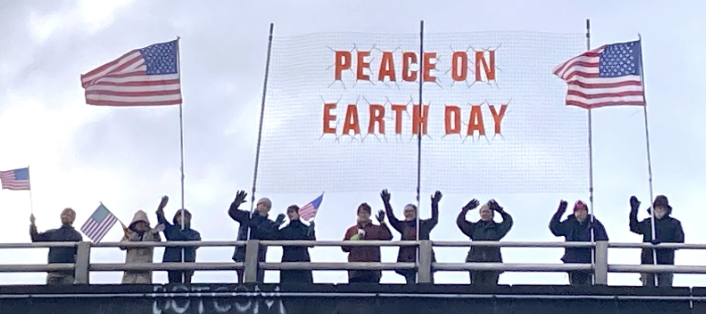 backboneprog's tweet photo. Proud to see these recent banners from NH Bridge Brigade for Democracy and the Kirkland, WA team. Keep up the great work! https://t.co/ixT1YQWcDr