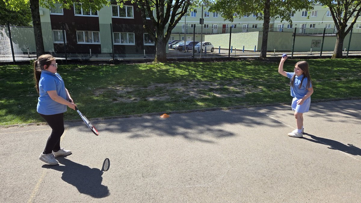 marys_rc's tweet image. Blwyddyn 3 had fun in the sun today improving their tennis skills and showing  great teamwork and enthusiasm.
#skills 
#timefortennis