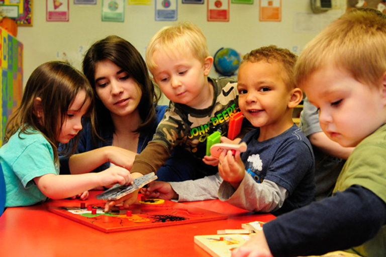 nteatsorth's tweet image. Imagine free childcare. Actually, in the #FourCorners of NM, it's a real thing.

What are you currently paying for childcare each month...$2,000? $2,500? 

Now, imagine pocketing that cash, or redirecting it towards other important family needs. New Mexico's Universal Child Care