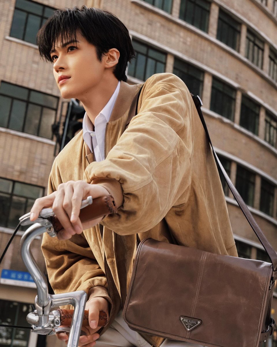 Yanan_FR's tweet photo. [INSTAGRAM] 29.04.2026

Yanan pour Prada 🥰

- An https://t.co/fHXlkpWtKK
