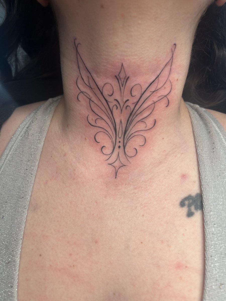 BurnedHeartsTat's tweet image. Collin's precision and eye for detail shine in every tattoo. He transforms client ideas into intentional, clean art that ages beautifully. Trust him with your skin! 💪🖤 #TattooArtist #CollinTattoo #Artistry #TattooDesign #PrecisionInk #TattooCommunity #Inked #BodyArt