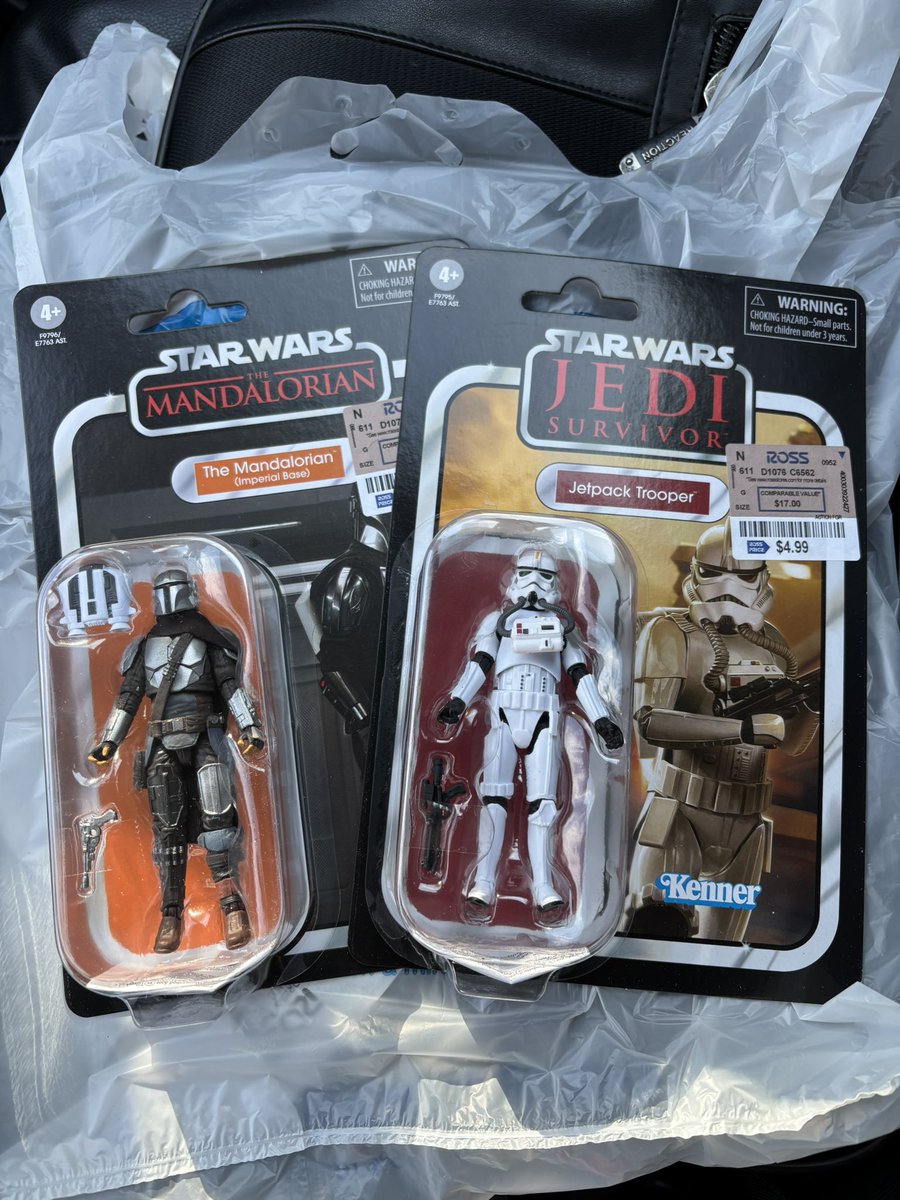toypicsdude's tweet image. This morning’s RossCon picks!!🤩💯👍🏼
@ToddManyNumbers @Sean_Solo8 @Dregz_Cat @Collectorian @collector075 @RedRangerChris @OakhurstStudios @ChrisPirillo @LanceASchart @JediCollecting @D21Beast @theygone238 @TF_Fan_1986 @gerardkane71 @capecoraldwells @kolectr 
#StarWars #RossCon