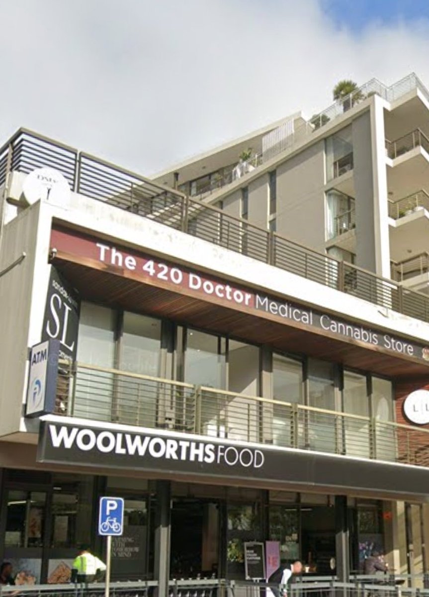 shmug83's tweet image. Legit jus found a Woolworths in #capetown
Check out the 420 as well. 
Fa those who duno. Woolworths was a ya mini hmv music type joint sold toys n sweets n some other bits you might find convinient. Shut in the 90s i thunk #woolworths #fourtwenty