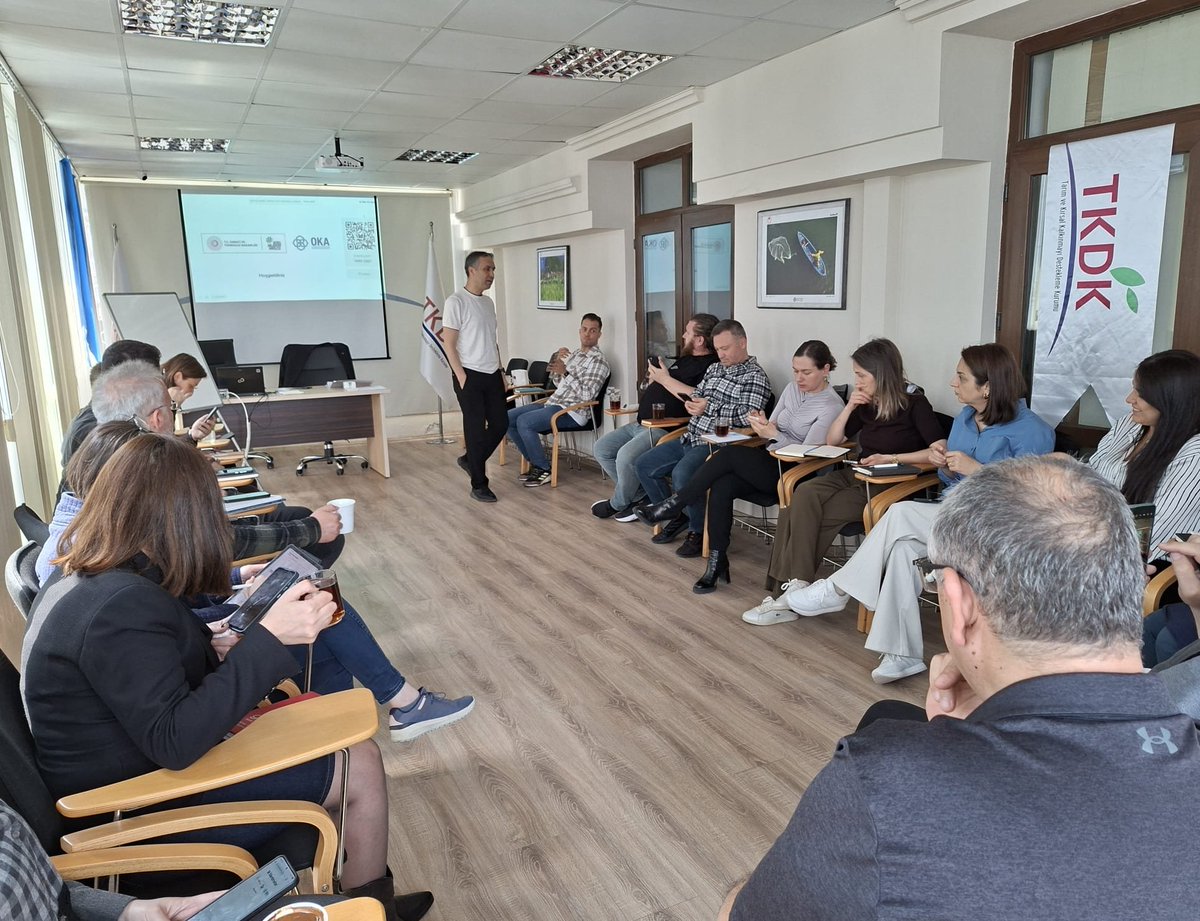 TKDKSamsun's tweet photo. ✍️🎯 Proje Fikri Tasarım Atölyesi
@okakalkinma İnsan Kayn. ve Mali Hizm. Birim Bşk. İbrahim Ethem Şahin tarafından Kurum personelimize yönelik #fikirden #projeye uzanan sürece ilişkin uygulamalı bir program gerçekleştirildi.
İşbirliği için #kalkınma ajansımıza teşekkür ederiz. https://t.co/T5aX7Fs1kl