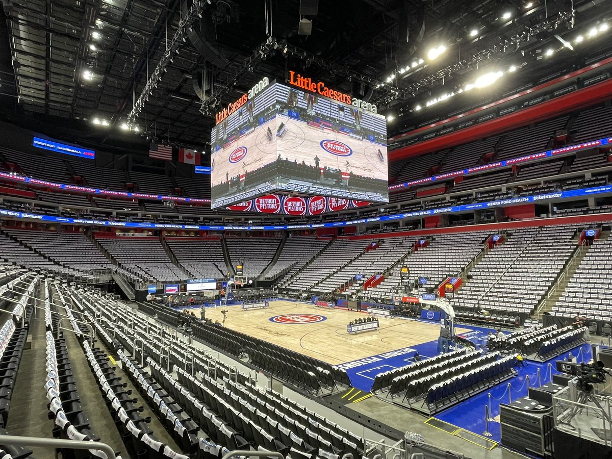 JoshuaBRobbins's tweet photo. Setting the scene for Game 5 tonight between the Pistons and Magic in Detroit: https://t.co/CiFBVGzam6