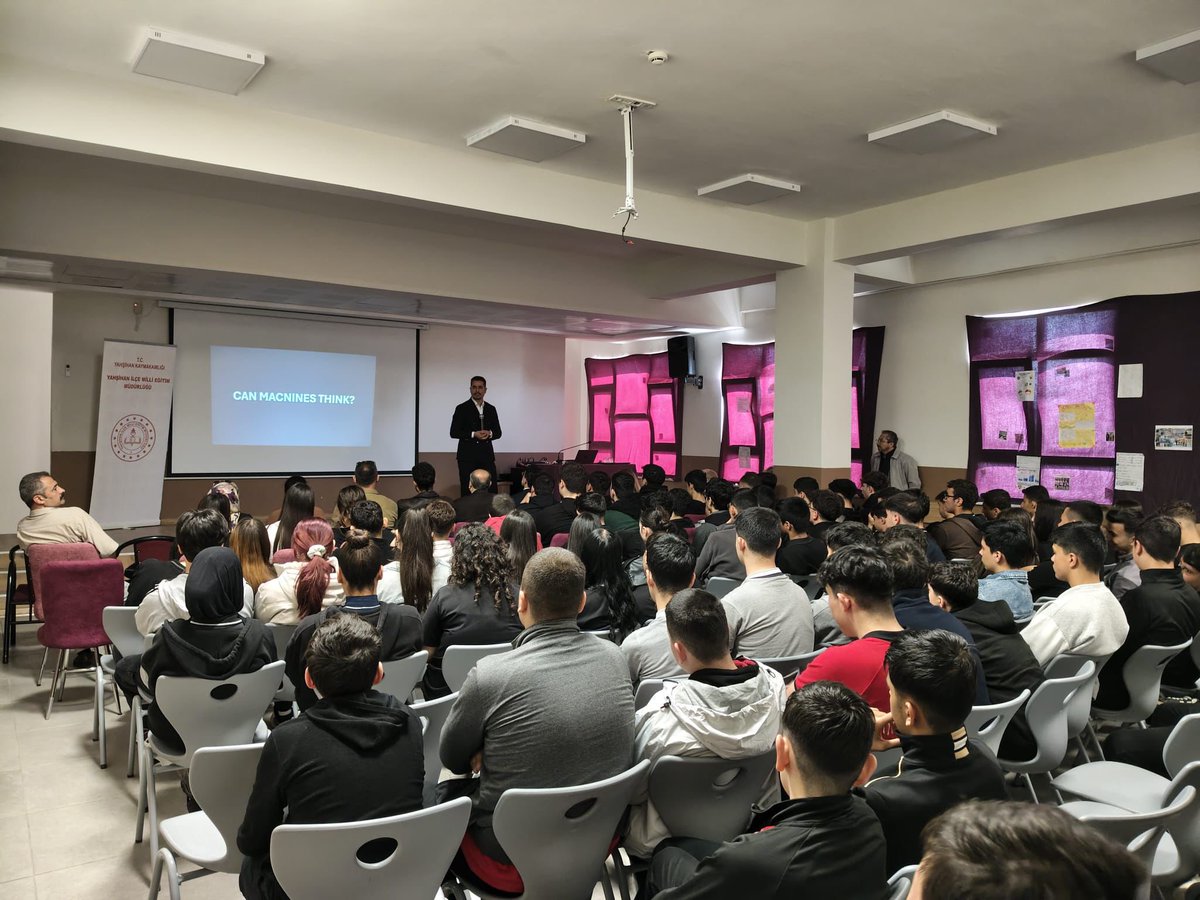 serkansavas_'s tweet image. Kırıkkale Yahşihan İlçe MEM koordinesinde gerçekleştirilen TÜBİTAK Bilim Söyleşileri kapsamında Yahşihan İlçesinde gençlerle buluştuk ve Yapay Zeka üzerine söyleşi gerçekleştirdik. Faydalı olması dileklerimle… #TÜBİTAK #BilimSöyleşileri #YapayZeka #EğitimdeYapayZeka