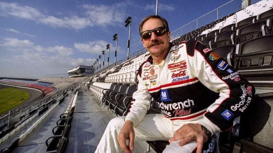TheHardCompound's tweet image. 1/2

Remembering 7-time @NASCAR Champion &amp;amp; series legend Dale Earnhardt, who would have been 75 today.

"The Intimidator" won 76 of his 676 races &amp;amp; took 428 top 10 finishes.

He became synonymous with the #3 Goodwrench car and it's...

#restinpeace #HappyBirthday #NASCAR #Legend