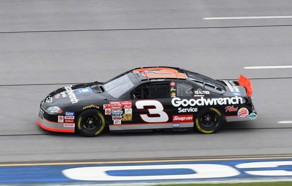 TheHardCompound's tweet image. 1/2

Remembering 7-time @NASCAR Champion &amp;amp; series legend Dale Earnhardt, who would have been 75 today.

"The Intimidator" won 76 of his 676 races &amp;amp; took 428 top 10 finishes.

He became synonymous with the #3 Goodwrench car and it's...

#restinpeace #HappyBirthday #NASCAR #Legend