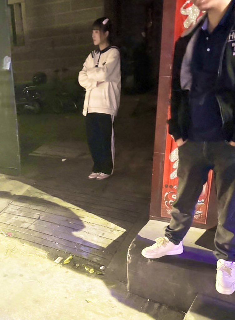殷圣洁 扫街 tweet media