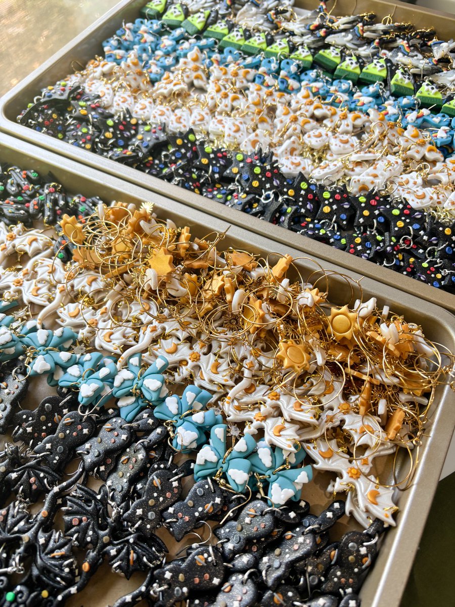 aimee makes earrings • tweet media
