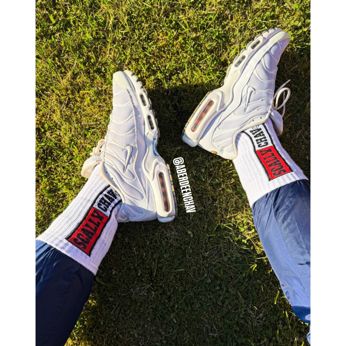 AberdeenChav's tweet photo. SUN IS OUT!! @SCALLYCHAVGARMS 
#gaytradie #gayscally #gaychav #gayscallylads #ukscallylad #gaychavlads #gaytradie #TracksuitLads #Chavcore #ScallyKink #TrainerKink #SneakerKink #SocksAndSneakers #SportswearKink #TrackieLad #UKScally #SneakerFetish https://t.co/8TM7gu4gyB
