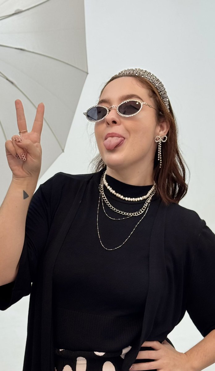 bibis VAI VER O BTS 🪭 tweet media