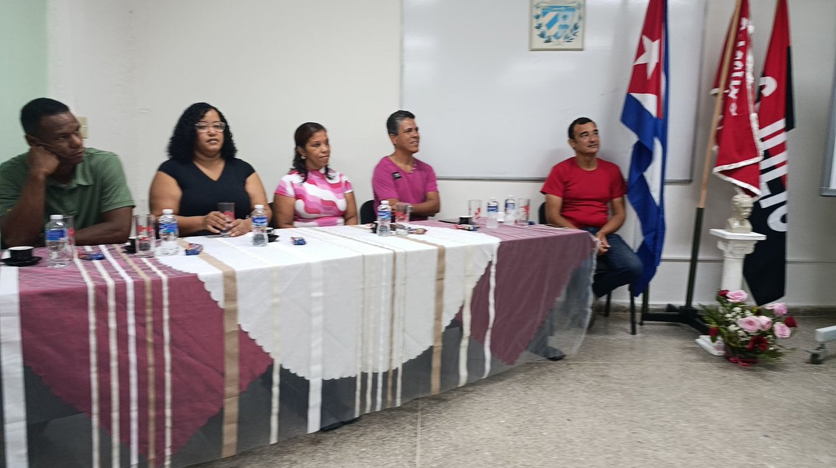 EsacCuba's tweet photo. ¡Orgullo en ESAC! 🇨🇺 Recibimos la condición de Colectivo #VanguardiaNacional por nuestros resultados integrales en 2024. Un reconocimiento al sacrificio y lealtad de nuestros trabajadores. ¡Comprometidos con el desarrollo de la industria! ⚙️💪 #Cuba #IndustriaCubana #ESAC https://t.co/Mp5NkJPOrE