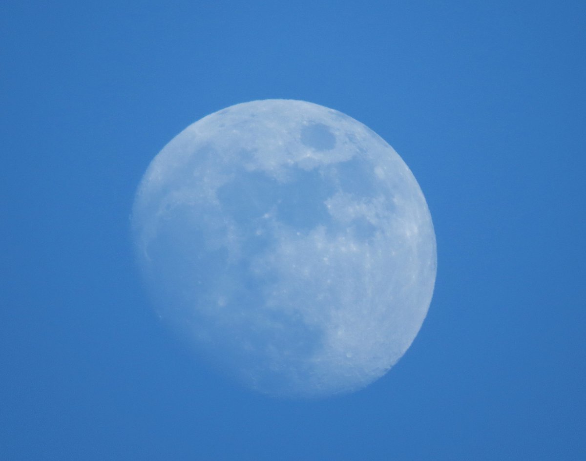 angegarrod's tweet image. Yesterday's moon. 91.7% Waxing Gibbous...29/4/26

#moonwatch #wonders #astronomy #moonhour @MoonHourSocial #sunset
