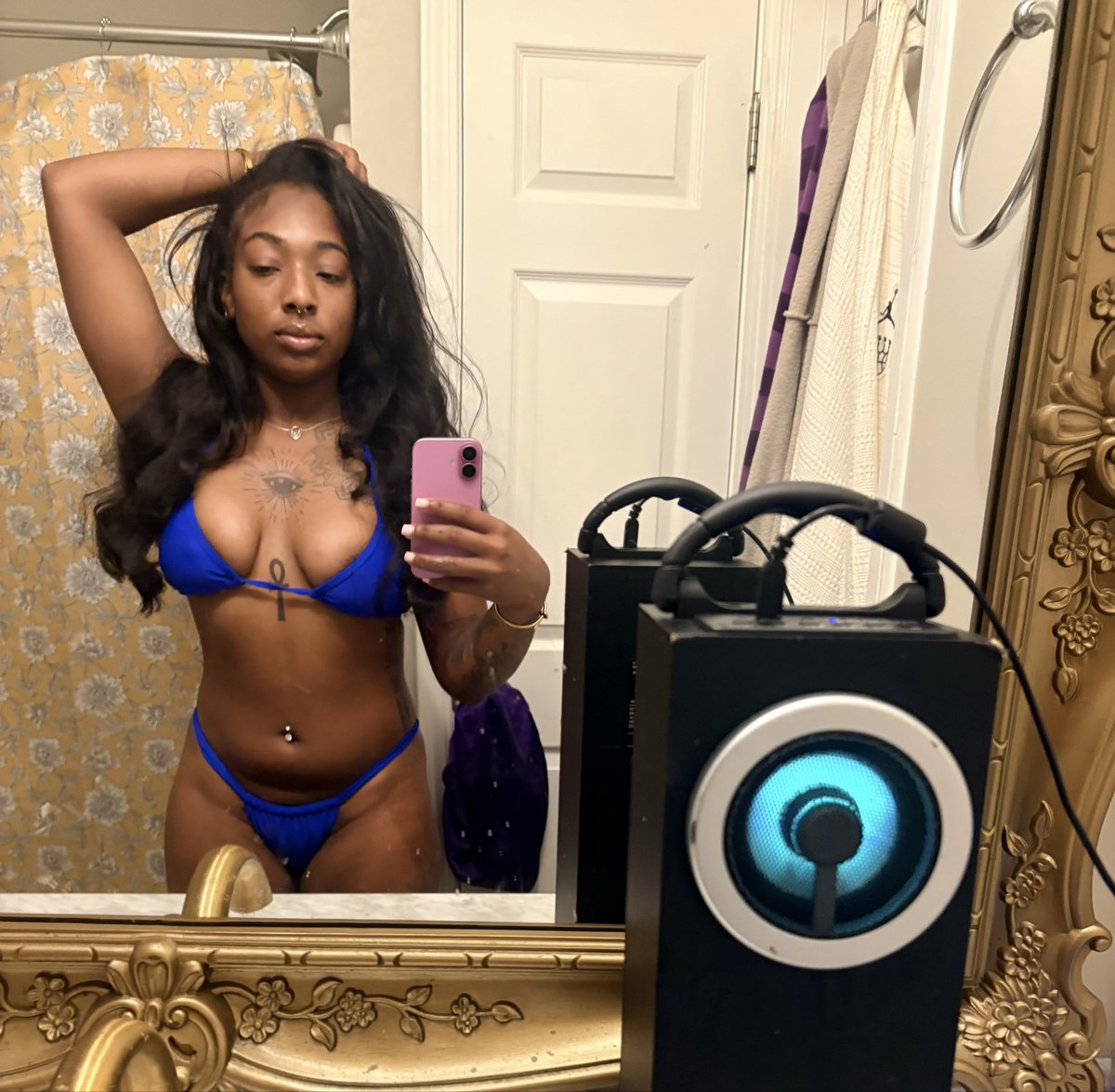 dopeassjaye's tweet photo. if you talk about my dirty mirror, you’re anti- black. https://t.co/jPQFLVcQ20