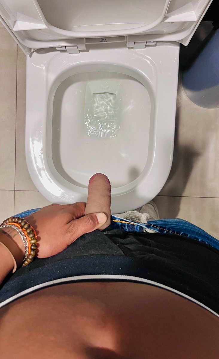 jaopediin's tweet image. Vi no grupo da @transtorepacker dicas de como urinar com o packer, e gostaria de deixar registrado o quanto é prazeiroso depois que a gente aprende a usar! Tenho até disforia quando tô sem kk 🥹🤌🏽
.
.
.
#transgender #transgenero #trans #ftm #transboy #transman #packers #transmasc