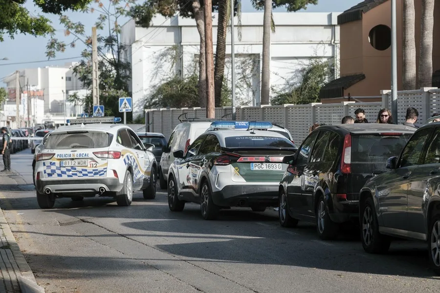 galicia_diario's tweet image. #Ibiza | Muere un hombre tras ser apuñalado en la calle en Ibiza. Leer más en Facebook galiciadiario.com / Foto: @EFEnoticias