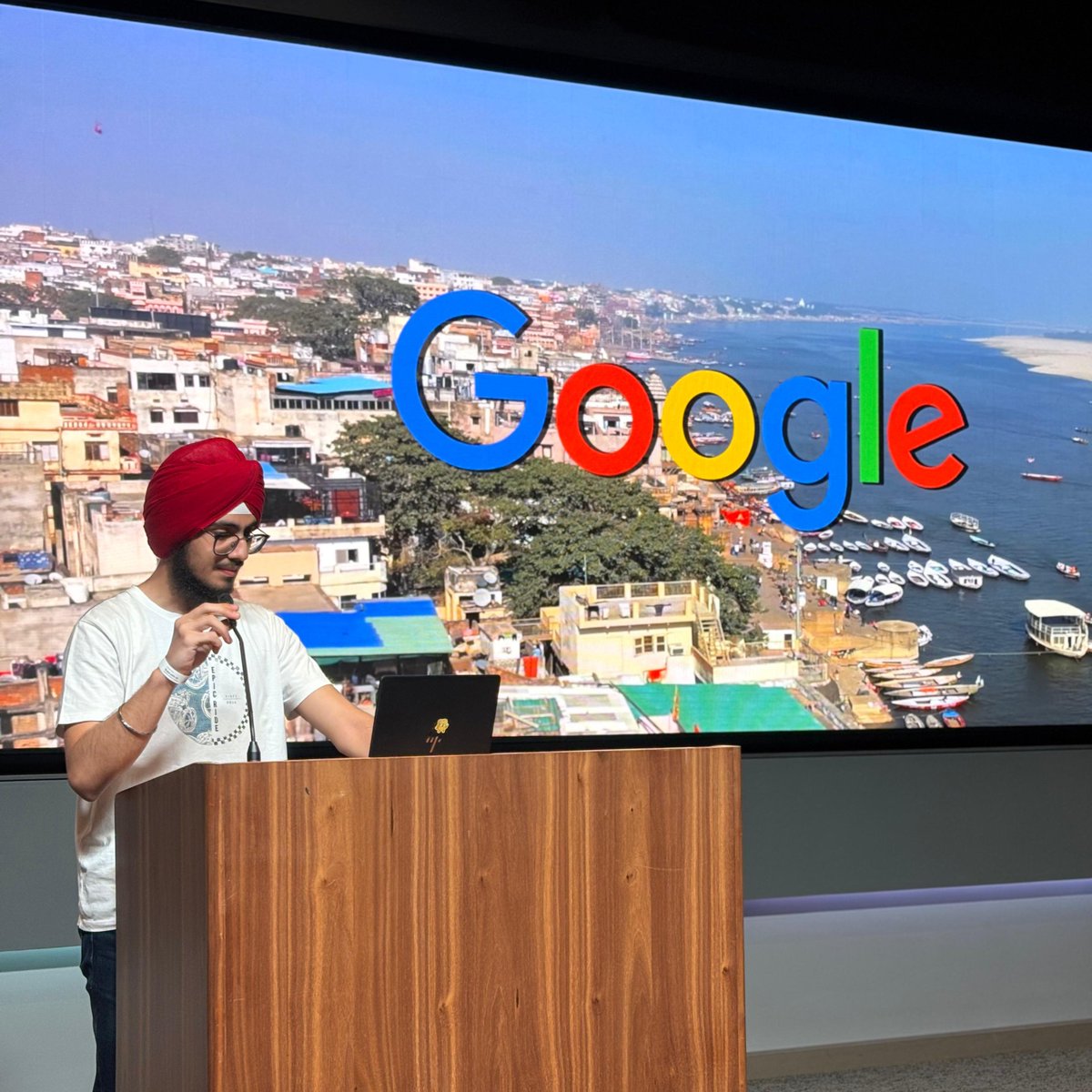 CoderAgam001's tweet photo. I just experienced the "Agentic Premier League" at @Google - a fusion of coding and cricket.

Here’s why "Vibe Coding" is the new standard for solo engineering velocity: 🧵 https://t.co/HTc6lAKDvP