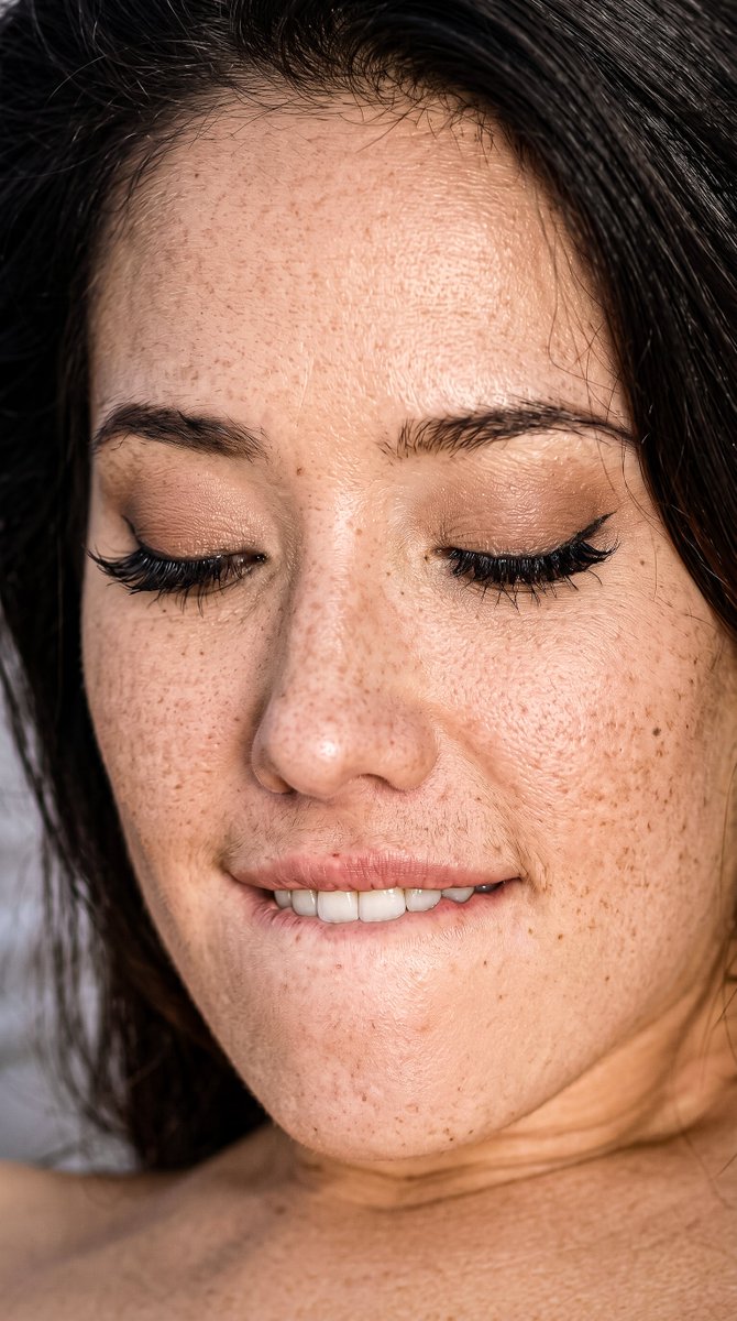 UHQ TWEETS tweet media