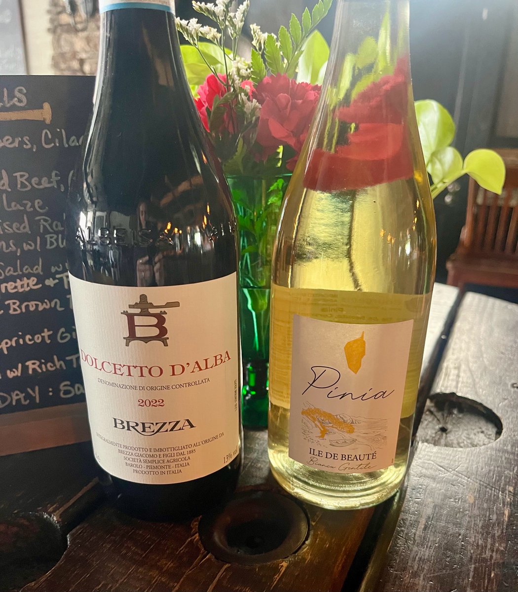 the_blindmule's tweet photo. Today’s Blind Mule Specials including Rabbit Empanada, Jumbo Seared Scallops with Apricot Ginger Glaze, and Veal Saltimbocca to pair perfectly with a Corsican white or an Italian Red! https://t.co/QclTZi5wG3