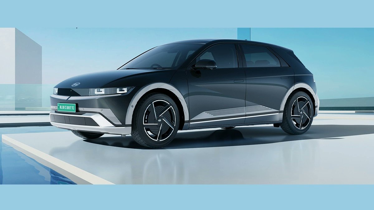 DoseSamachar's tweet image. 🚗⚡ 2026 Hyundai Ioniq 5 Facelift लॉन्च – 690KM रेंज वाली EV ने मचाया धमाका! अब चार्जिंग की टेंशन खत्म, प्रीमियम लुक + 84kWh बैटरी + फास्ट चार्जिंग के साथ EV मार्केट हिल गया 🔥 पूरा अपडेट पढ़ें 👉 samachardose.com/2026-hyundai-i…

#HyundaiIoniq5 #ElectricCar #EVIndia #ElectricVehicle