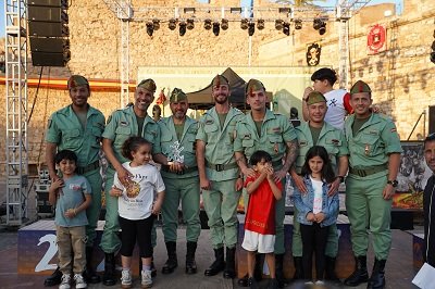 PlataformaMill1's tweet image. Un equipo del #Tercio #GranCapitán I de #LaLegión participó en la XII edición de la carrera #LaAfricana 2026, celebrada en #Melilla, en la modalidad de 50 kilómetros por equipos, donde alcanzó la segunda posición.
ejercito.defensa.gob.es/ca/unidades/Me…